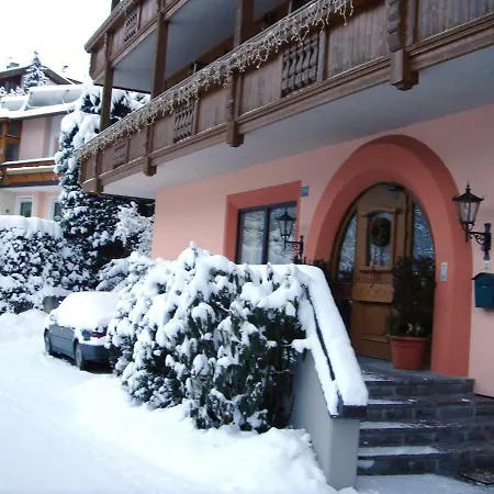 Weiratherhof 3*